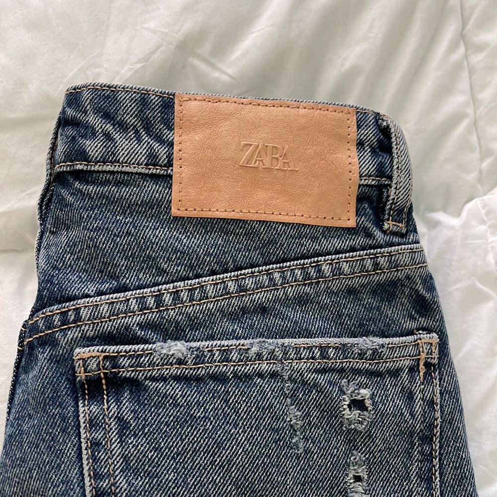 Zara High Rise Ripped Mom Jeans - Picture 5 of 5